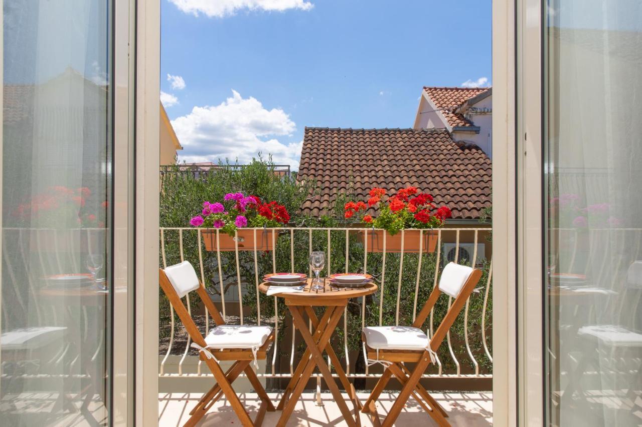 Apartments4You Supetar-The Best And Most Popular Apartments For Discovering The Island - Free Parking - 200 Meters From The Beach Exterior foto